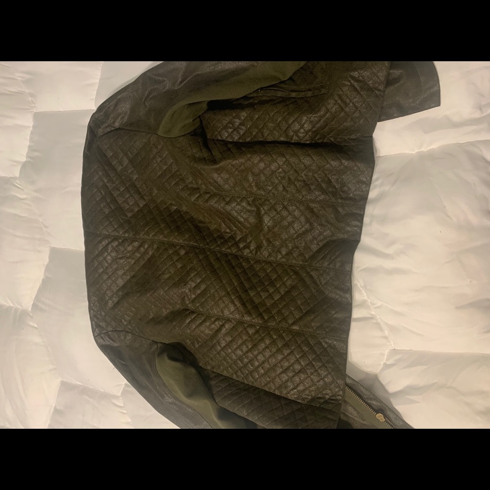 Green jacket - Picture 2 of 4